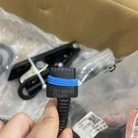 CẢM BIẾN CHÂN GA ĐỘNG CƠ YUCHAI - DONGFENG 