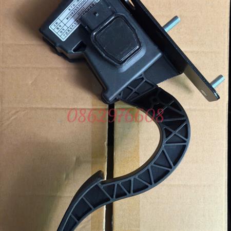BÀN ĐẠP CHÂN GA ĐẦU KÉO HOWO SITRAK 380,420,440.T7H.A7
